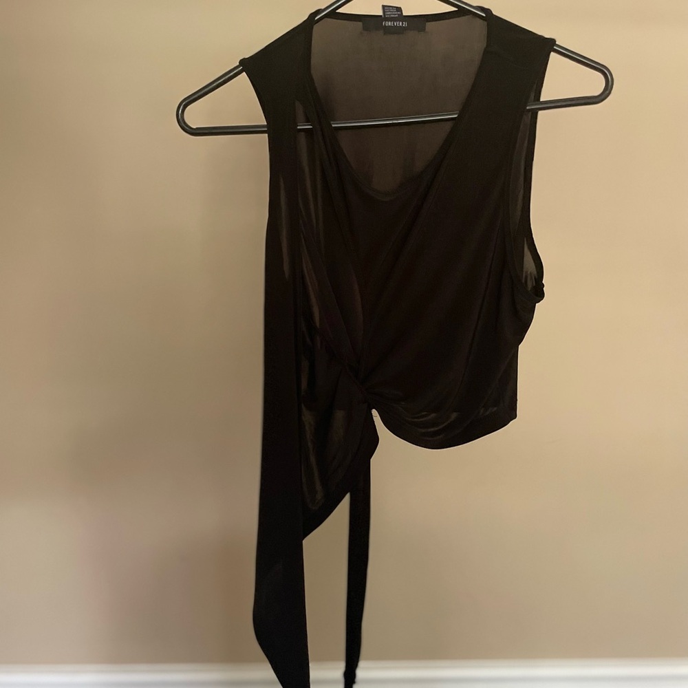 Black wrap around shirt Forever 21